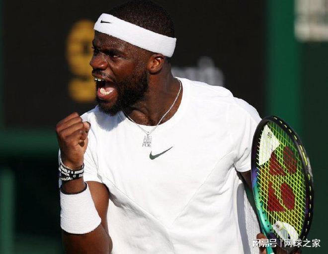 显示出他对 显示出他对